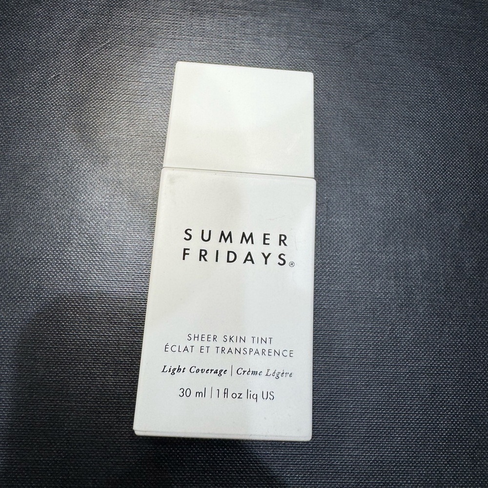 Summer Fridays, sheer skin tint light coverage shade 3 - Picture 4 of 6